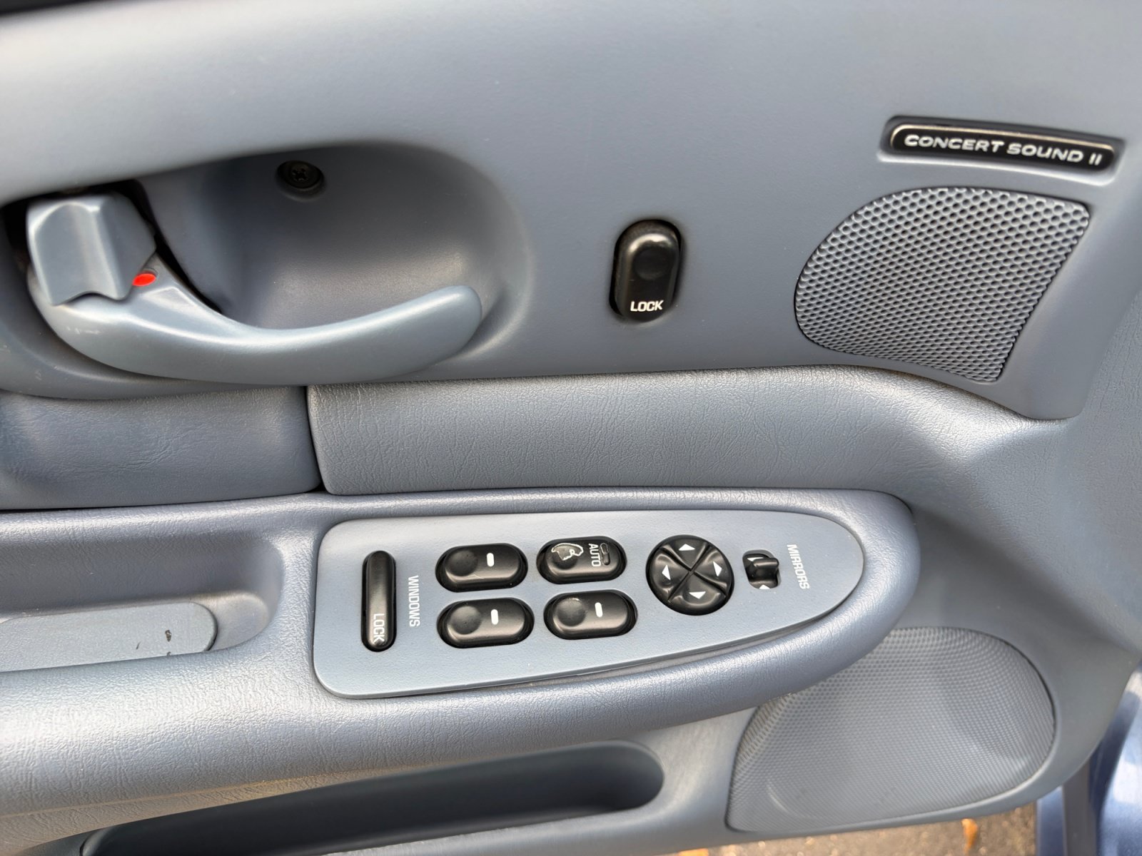 Used 2000 Buick Century Custom w/ Premium Opt Pkg FWD image 13