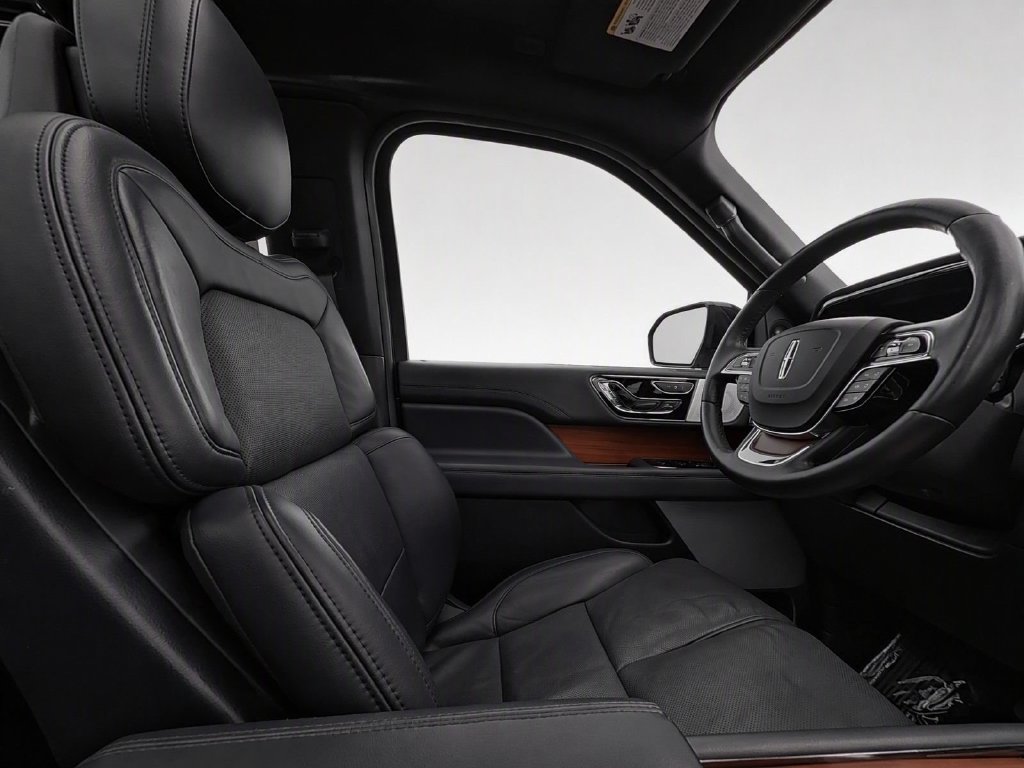 Used 2023 Lincoln Navigator Reserve AWD/4WD image 15