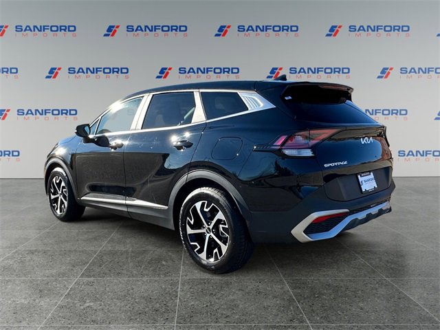 Used 2023 Kia Sportage EX image 3