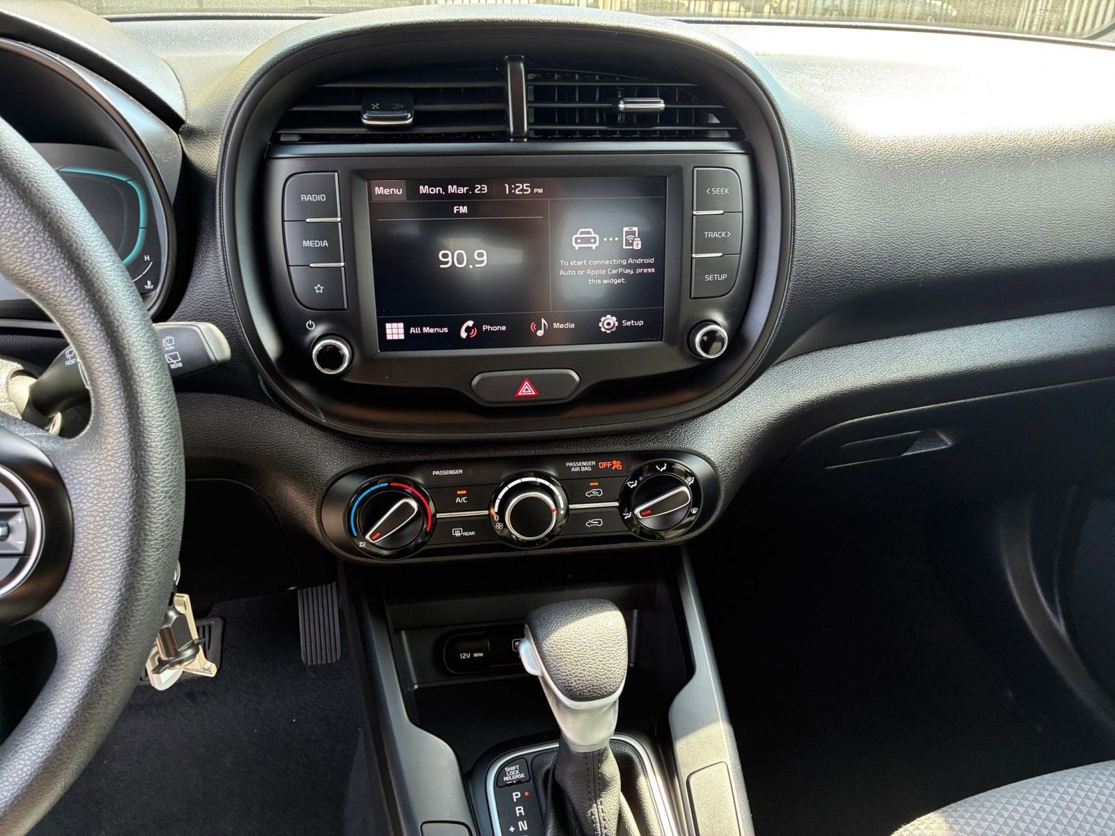 Used 2025 Kia Soul LX w/ LX Technology Package image 17