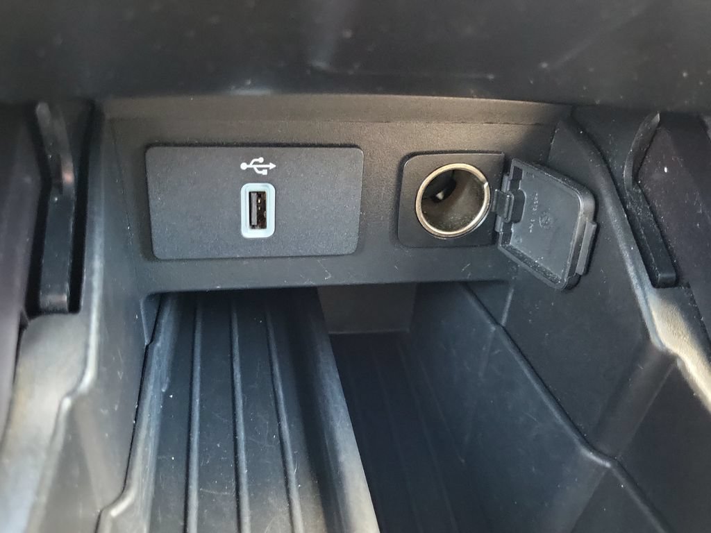 Used 2017 Ford Explorer Limited w/ Equipment Group 301A AWD/4WD image 28