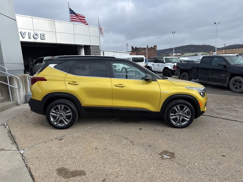 Used 2023 Kia Seltos S w/ Navigation Package image 8