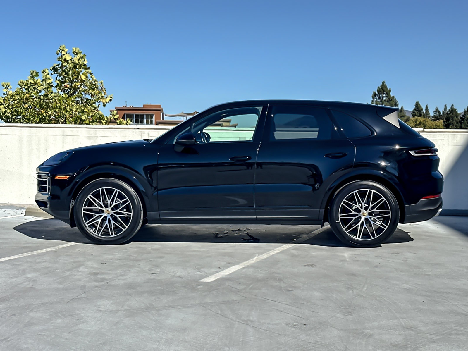 Certified 2024 Porsche Cayenne AWD/4WD image 3