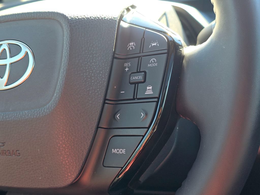 Used 2024 Toyota Prius XLE AWD/4WD image 27