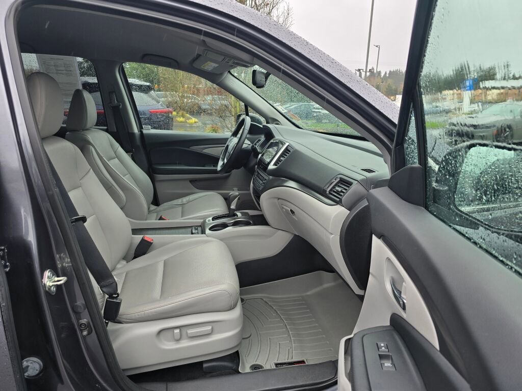 Used 2017 Honda Ridgeline RTL-T image 11