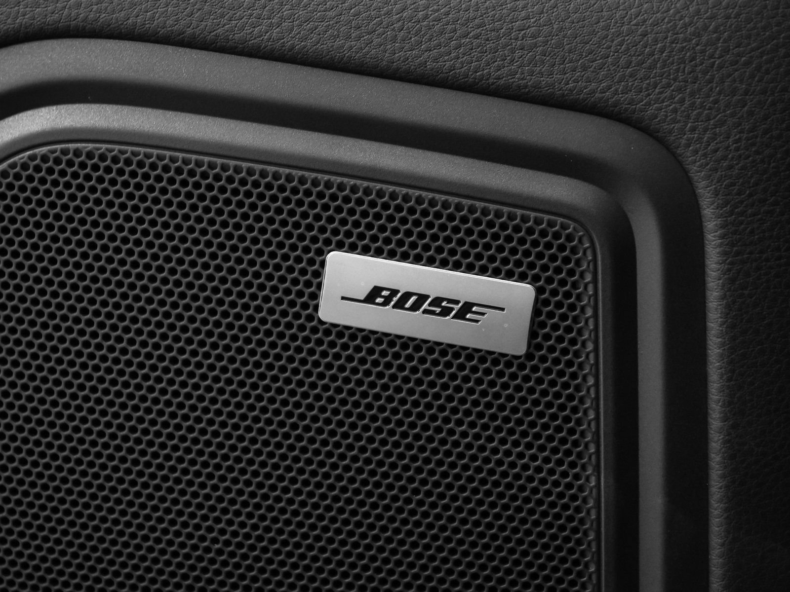 Certified 2025 Porsche Macan image 37