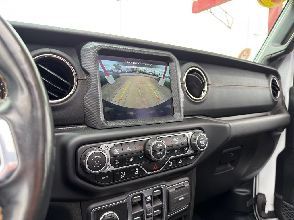 Used 2022 Jeep Wrangler Unlimited Sahara AWD/4WD image 22
