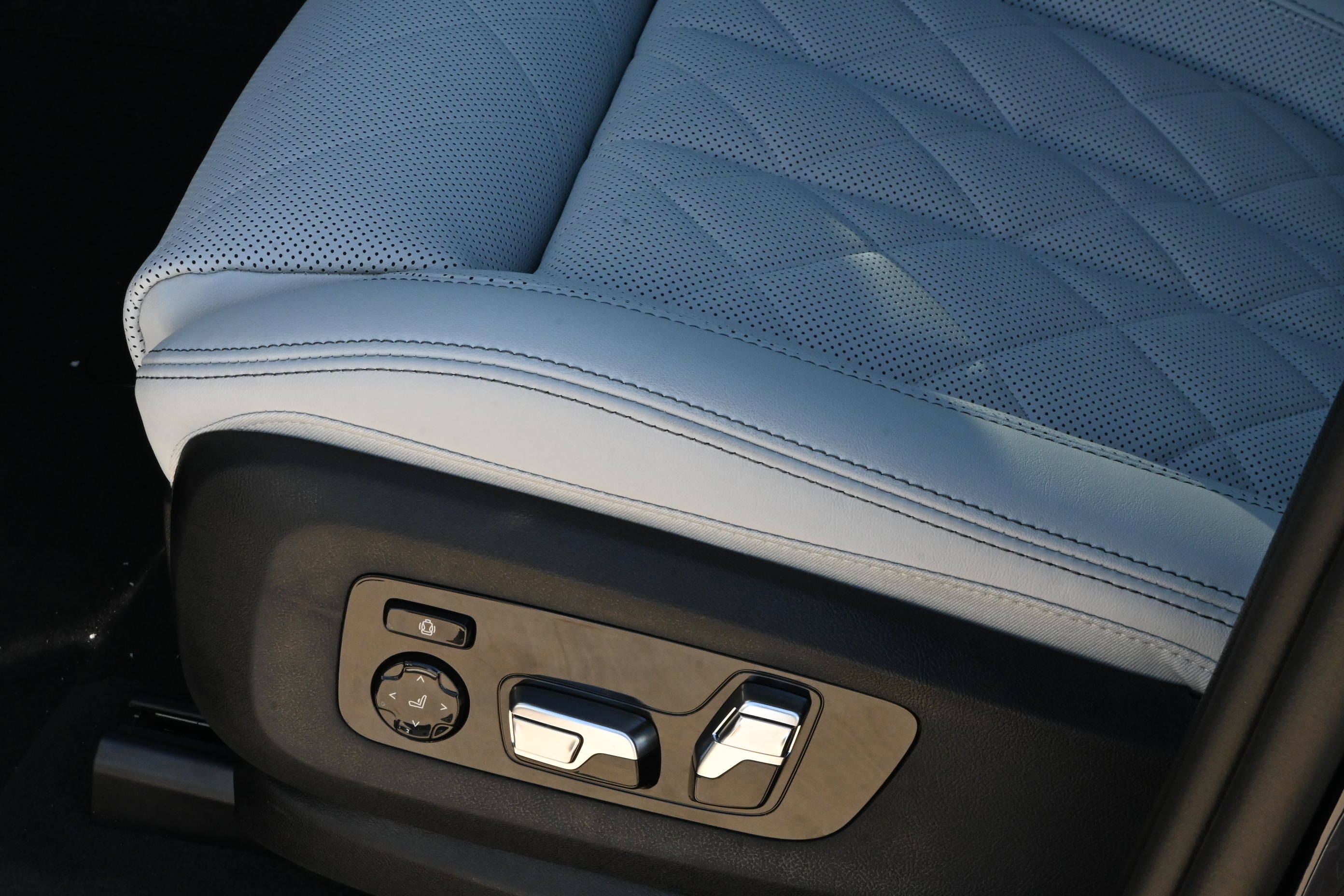 New 2026 BMW X5 xDrive40i AWD/4WD image 24