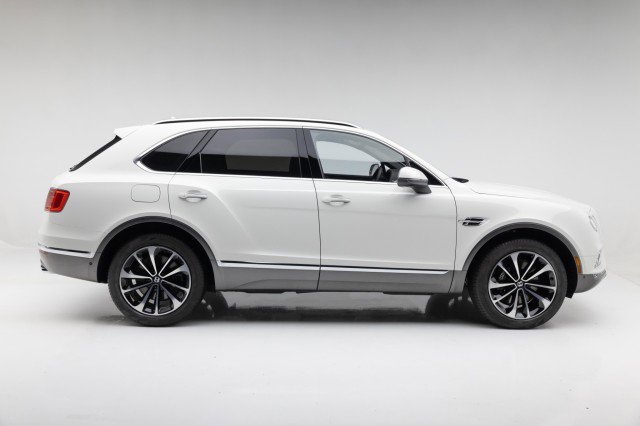 Used 2017 Bentley Bentayga image 11