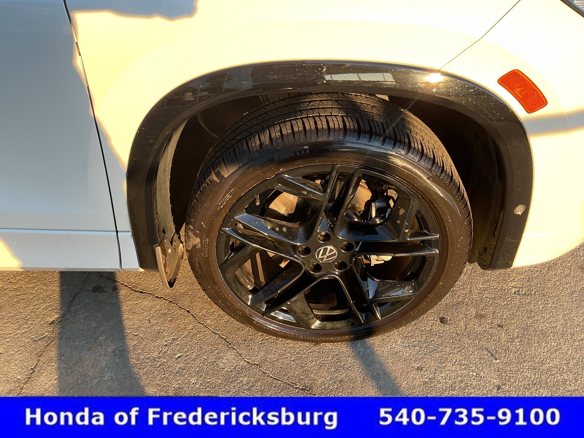 Used 2025 Volkswagen Tiguan SE R-Line AWD/4WD image 13