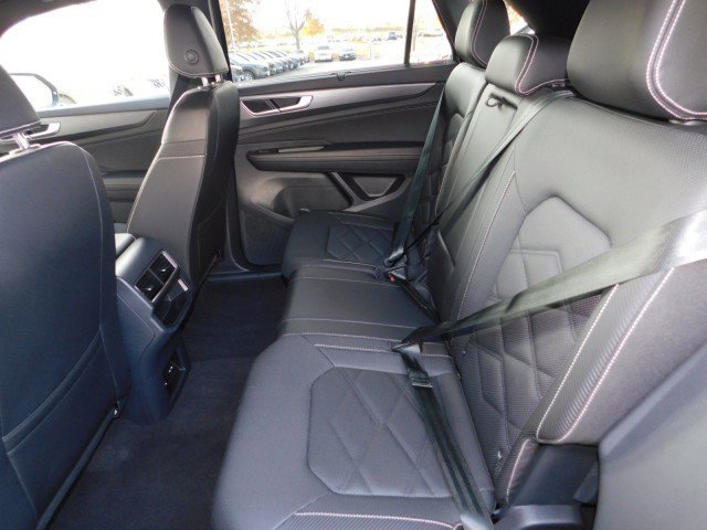 Used 2025 Volkswagen Atlas Cross Sport SE image 14