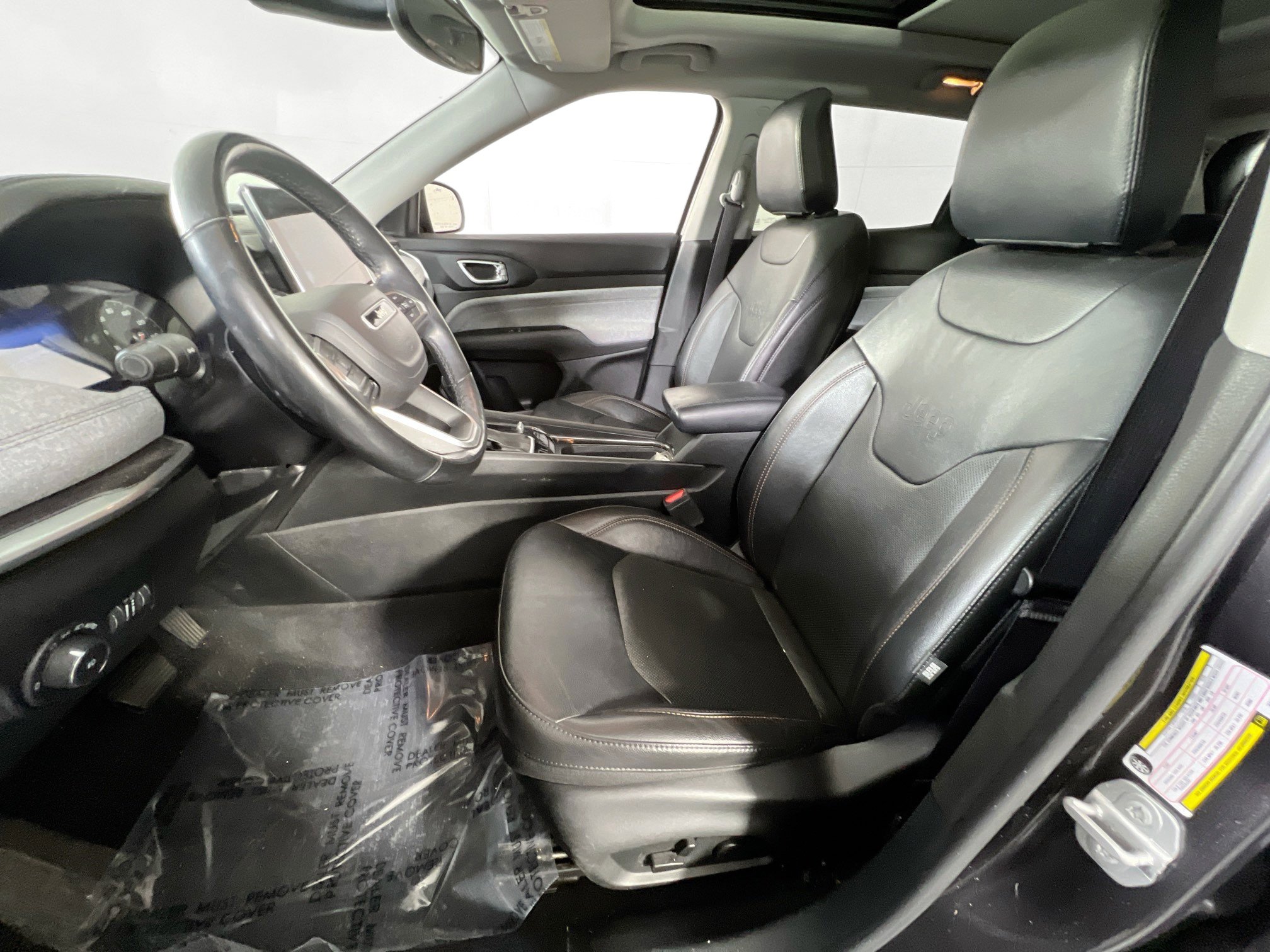 Used 2022 Jeep Compass Latitude w/ Sun and Sound Group image 21