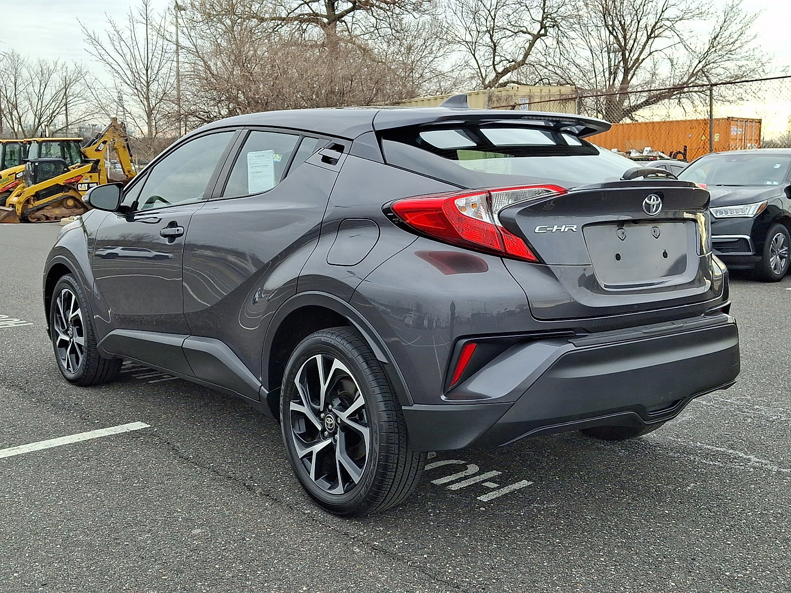 Used 2022 Toyota C-HR XLE image 4