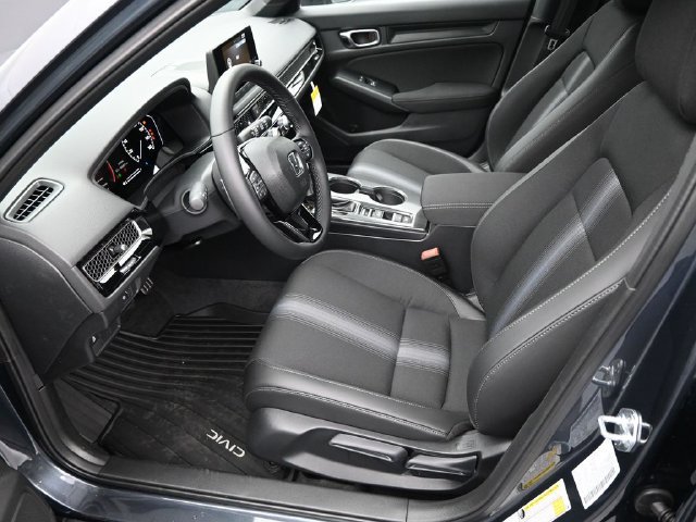 Used 2025 Honda Civic Sport image 9