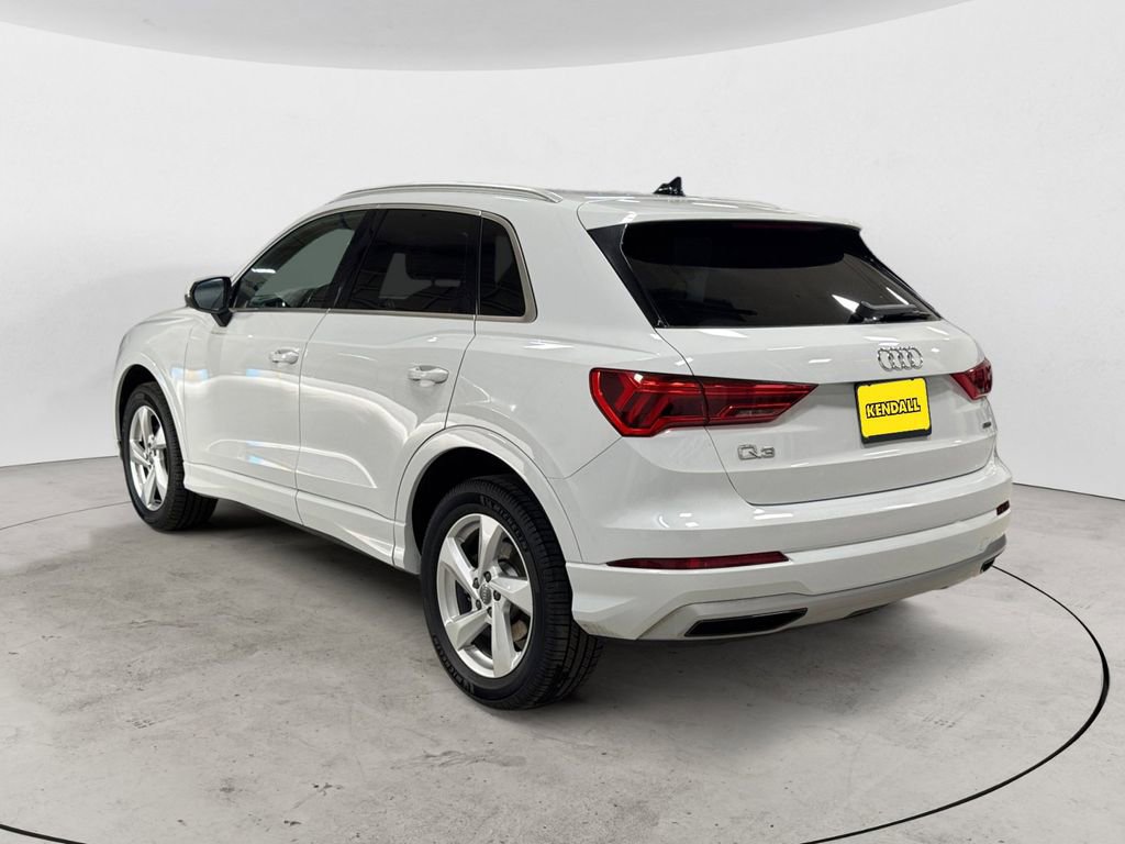Used 2019 Audi Q3 2.0T Premium image 3