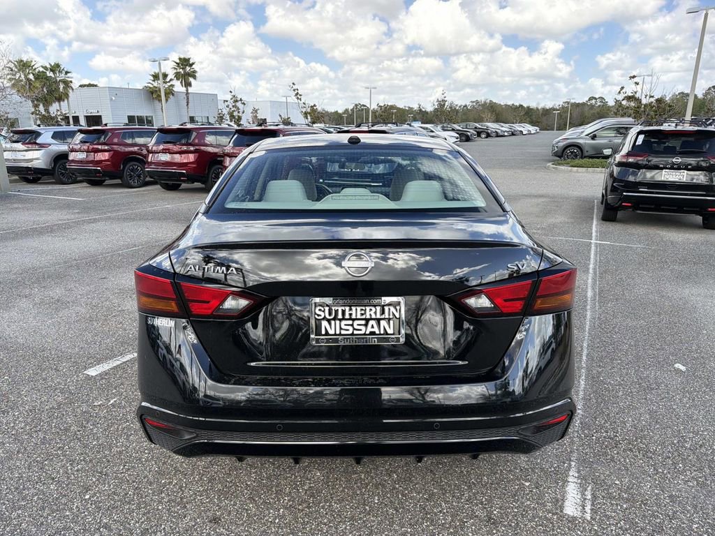 Certified 2024 Nissan Altima 2.5 SV image 5