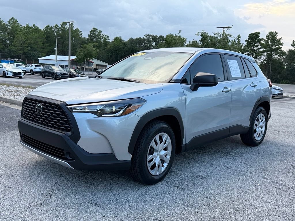 Used 2023 Toyota Corolla Cross L FWD image 3