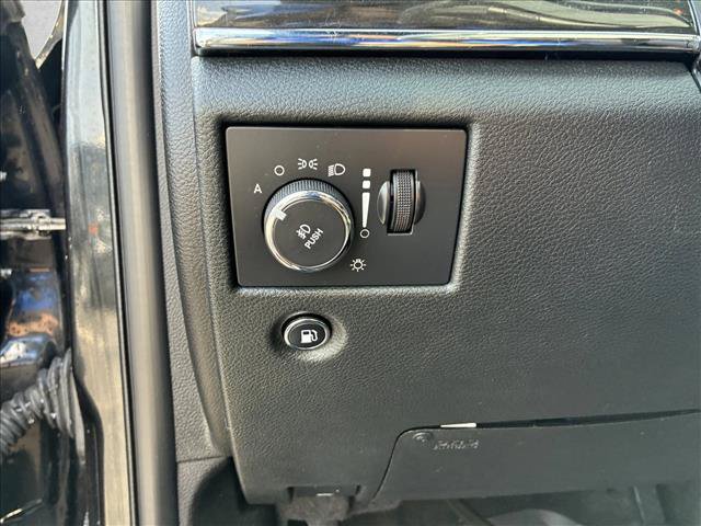 Used 2015 Jeep Grand Cherokee Overland AWD/4WD image 13