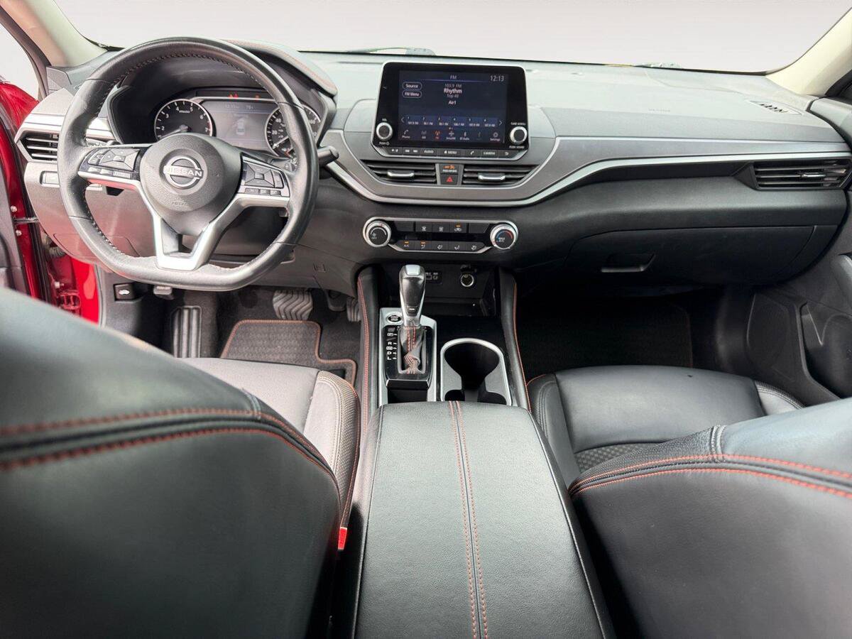 Used 2023 Nissan Altima 2.5 SR FWD image 10