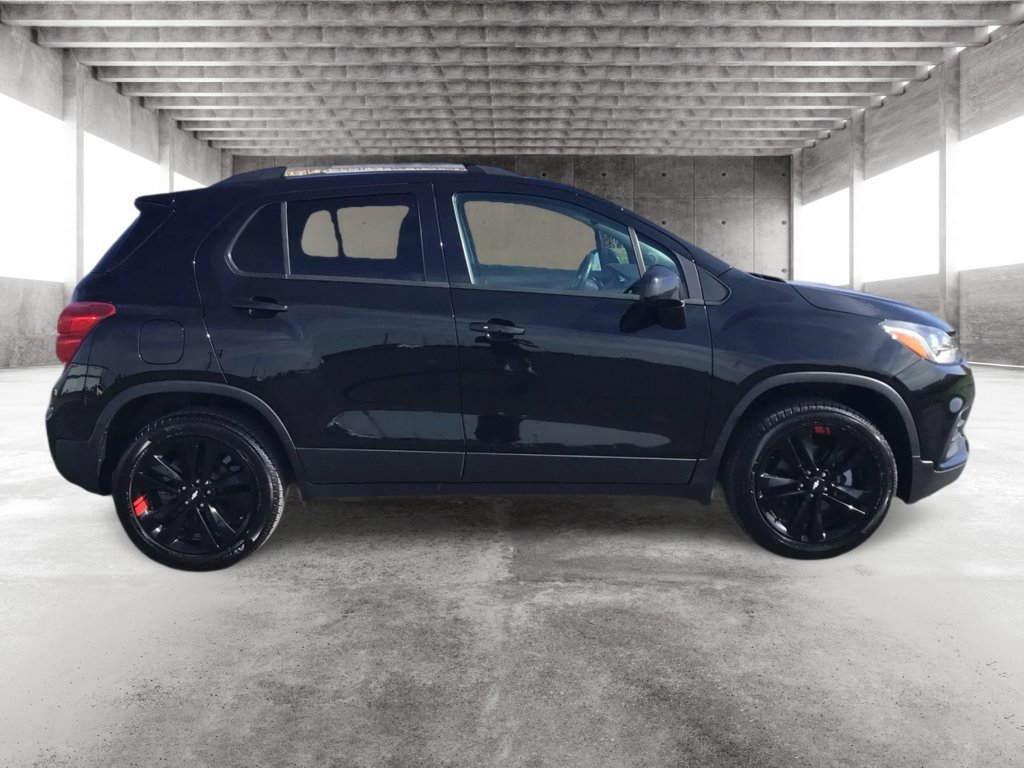 Used 2020 Chevrolet Trax LT w/ Redline Edition AWD/4WD image 4