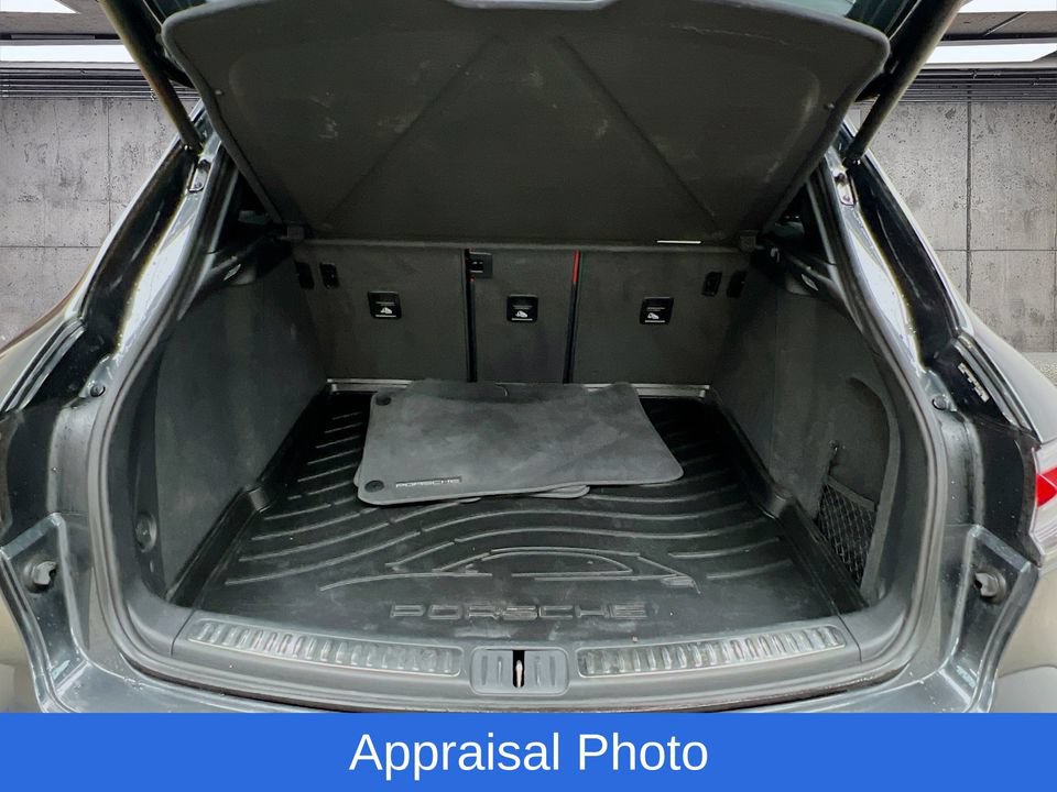 Certified 2023 Porsche Macan AWD/4WD image 26