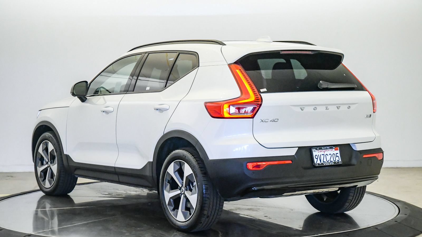 Certified 2026 Volvo XC40 B5 Plus w/ Protection Package Premier AWD/4WD image 2
