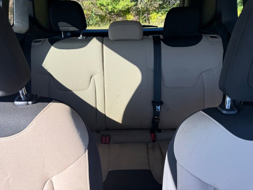 Used 2016 Jeep Renegade Latitude image 13