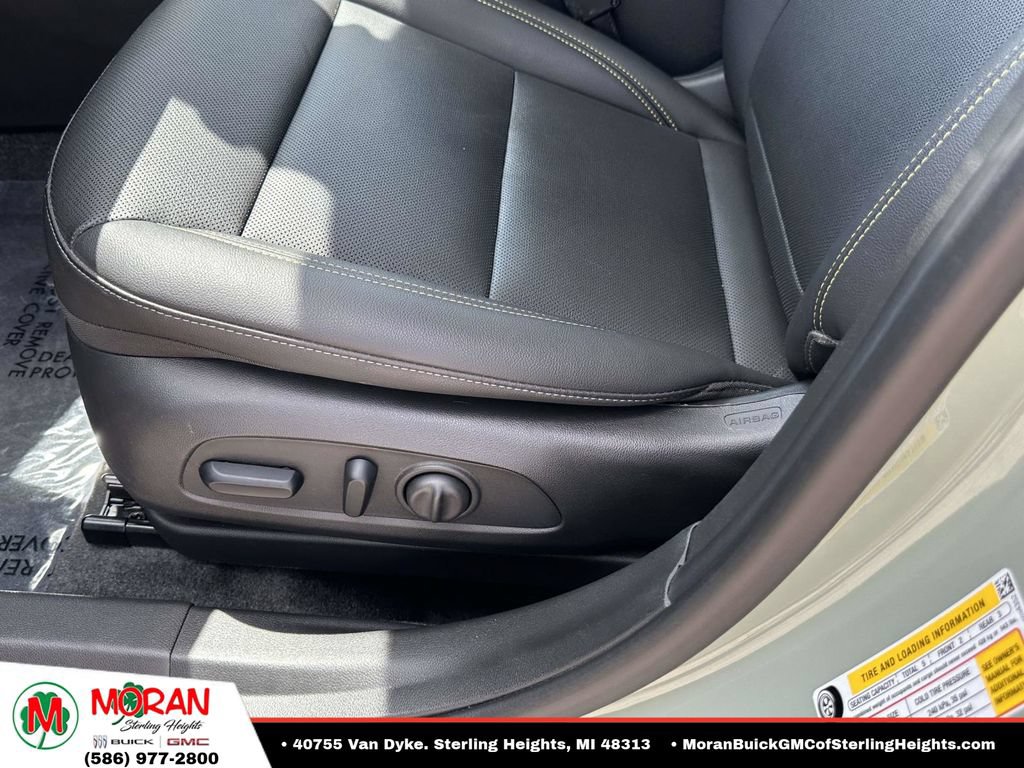 Certified 2024 Chevrolet Trax ACTIV w/ Sunroof Package FWD image 19