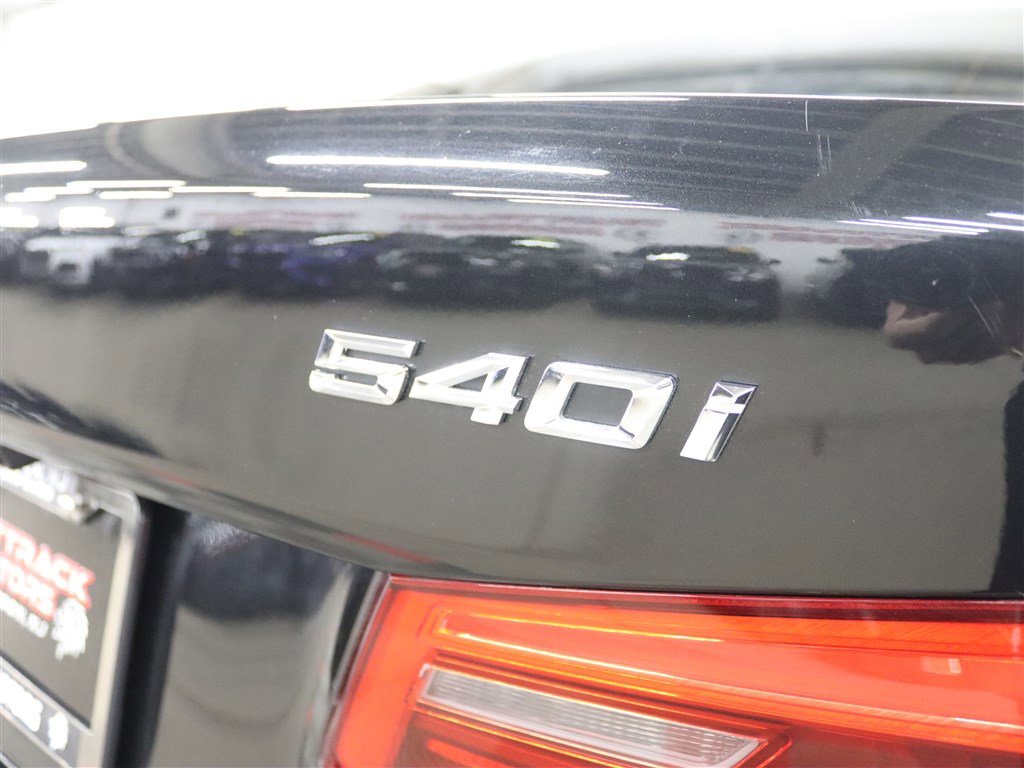 Used 2018 BMW 540i xDrive image 10