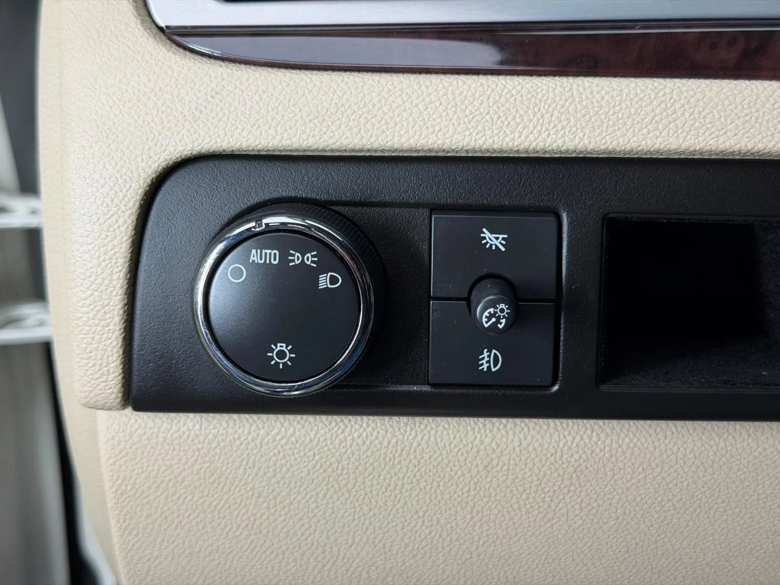 Used 2008 Cadillac Escalade EXT AWD/4WD image 30