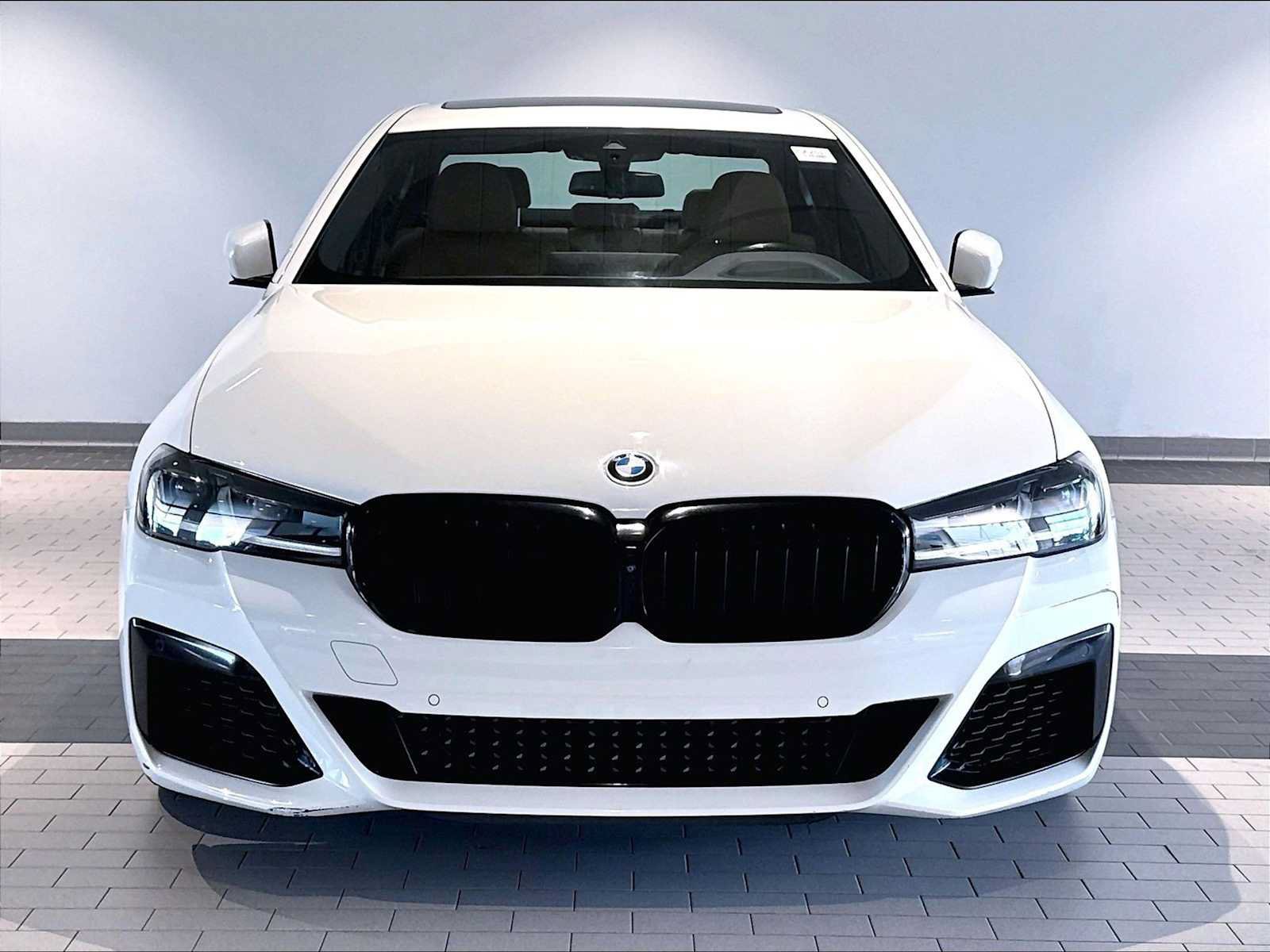 Used 2023 BMW M550i xDrive w/ Executive Package AWD/4WD image 13