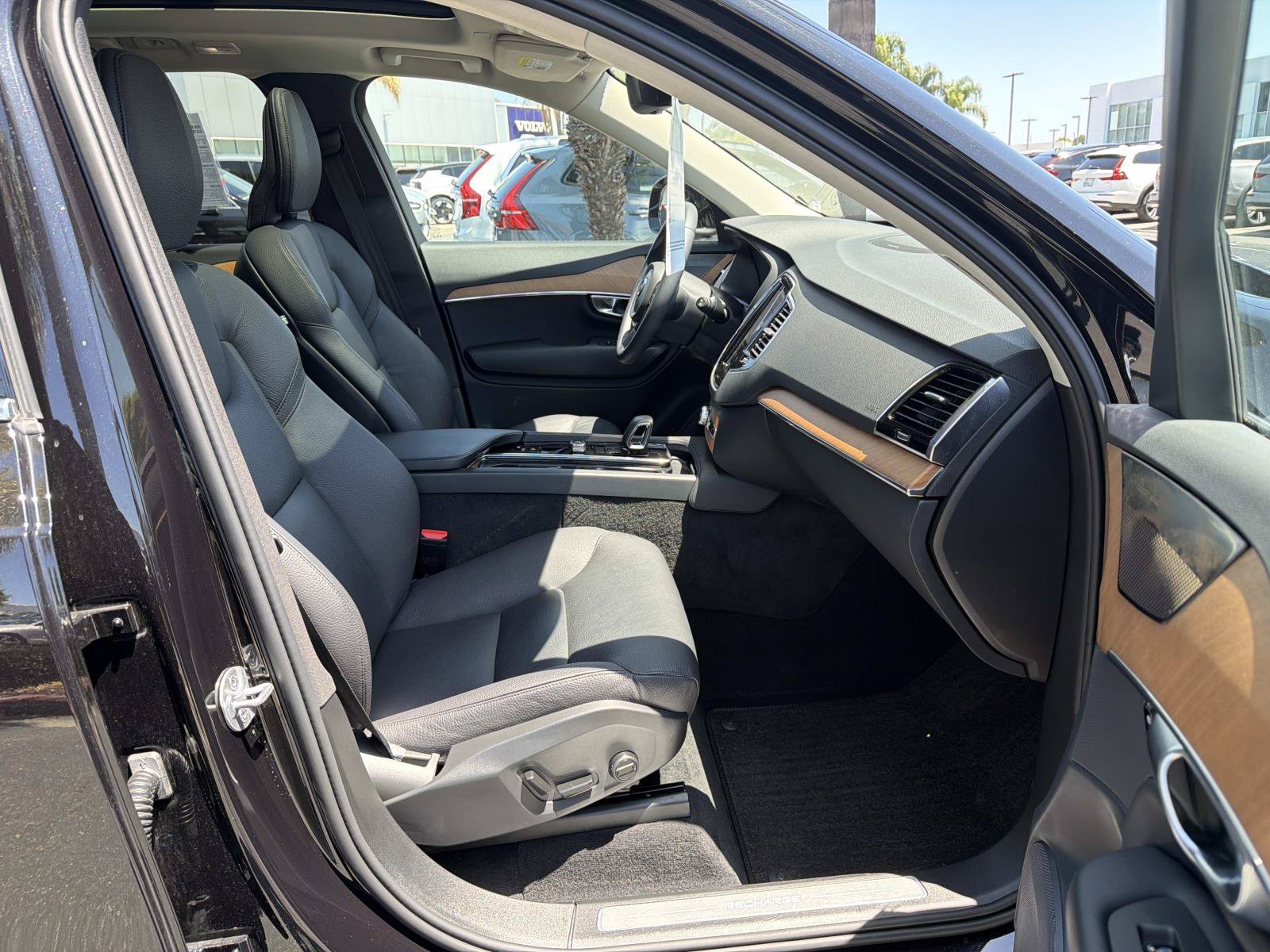 Certified 2024 Volvo XC90 T8 Plus w/ Protection Package Premier AWD/4WD image 26