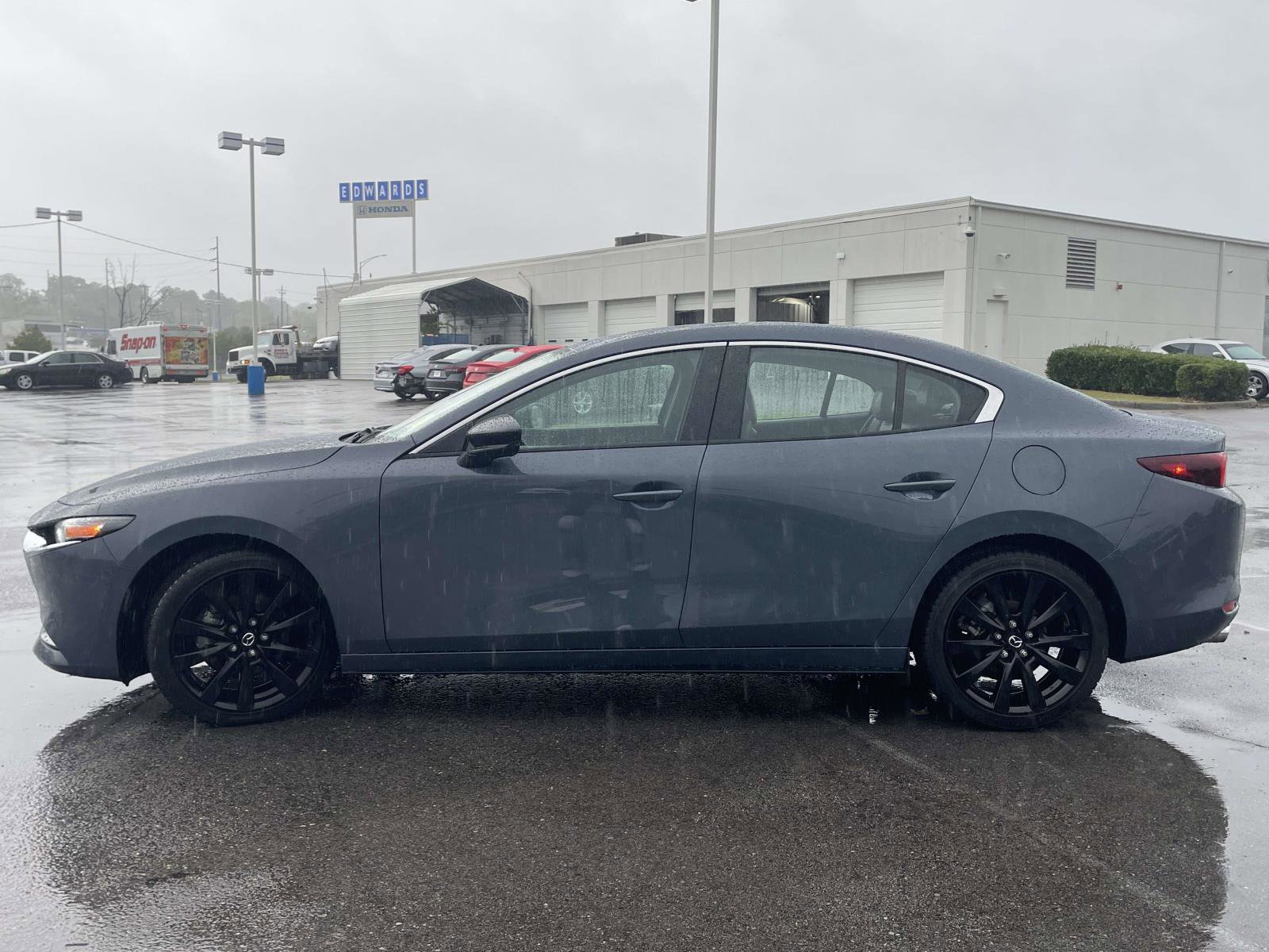 Used 2024 MAZDA MAZDA3 s image 24