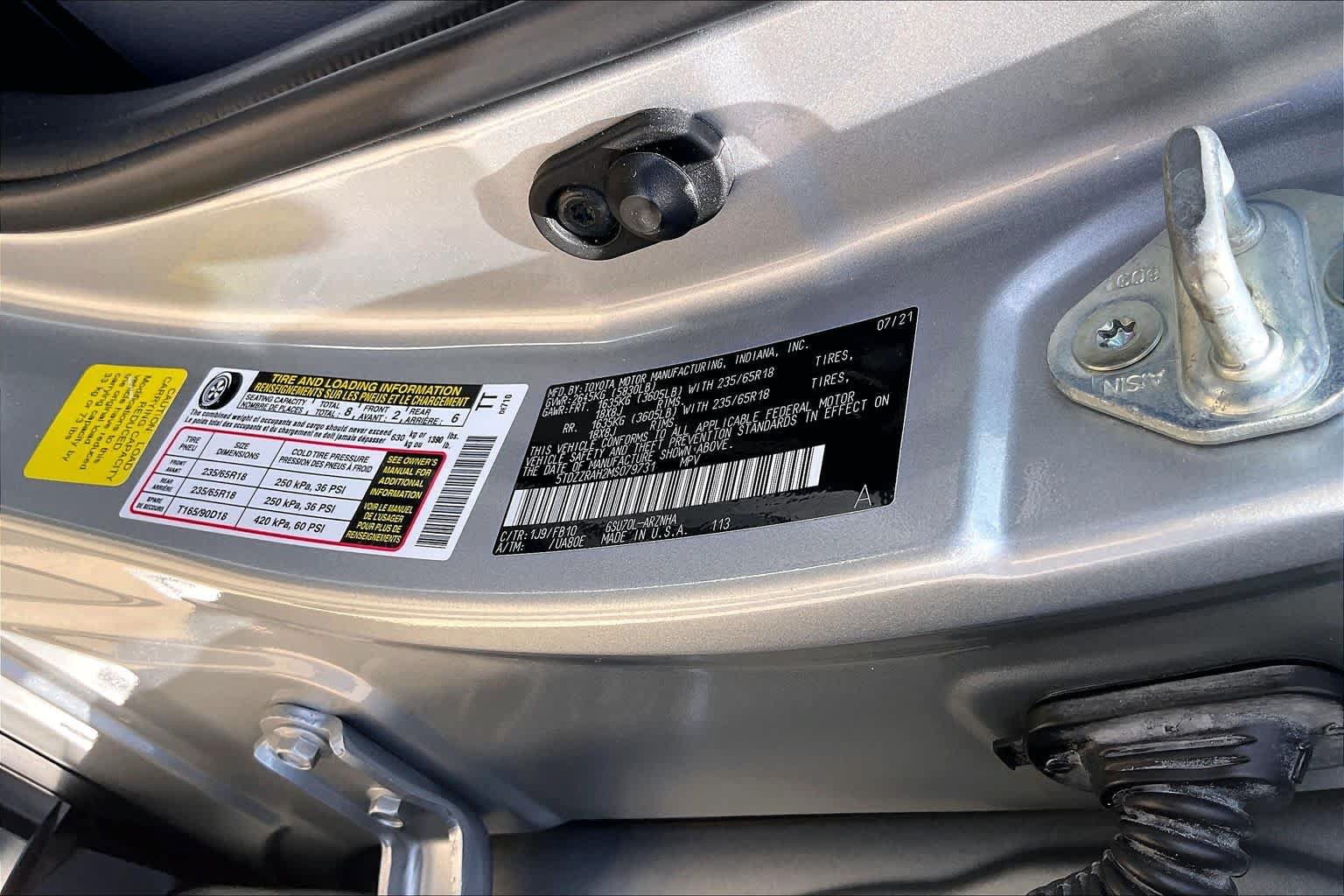 Used 2021 Toyota Highlander LE FWD image 29