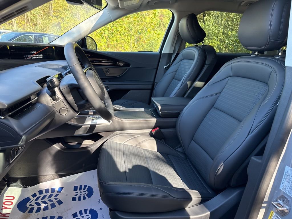 New 2026 Lincoln Nautilus Reserve w/ Jet Appearance Package image 16