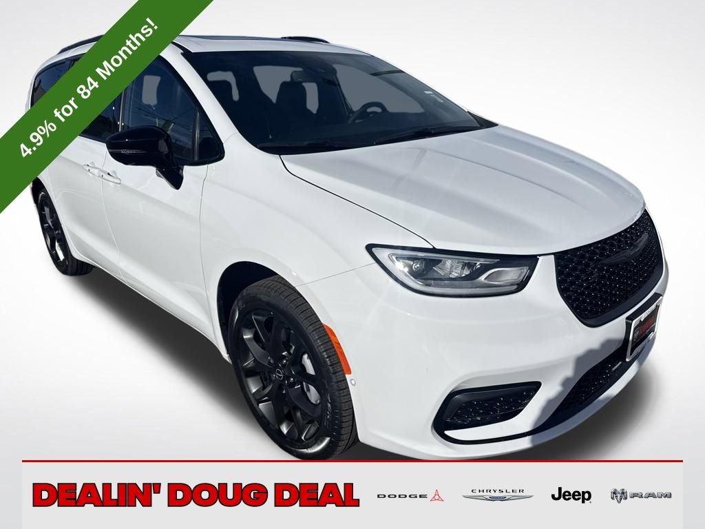 New 2026 Chrysler Pacifica Limited image 7