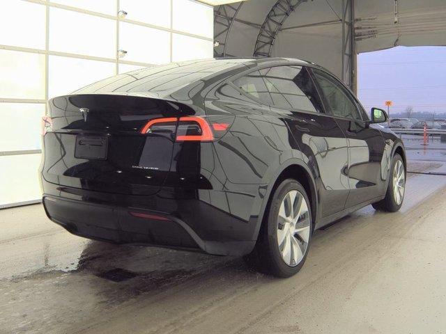 Used 2023 Tesla Model Y Long Range image 16