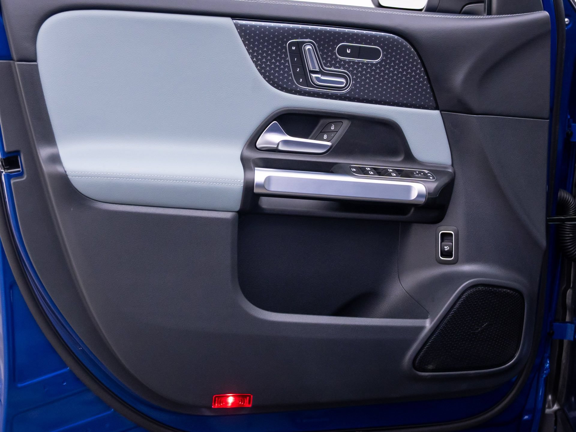 New 2026 Mercedes-Benz GLB 250 4MATIC image 14