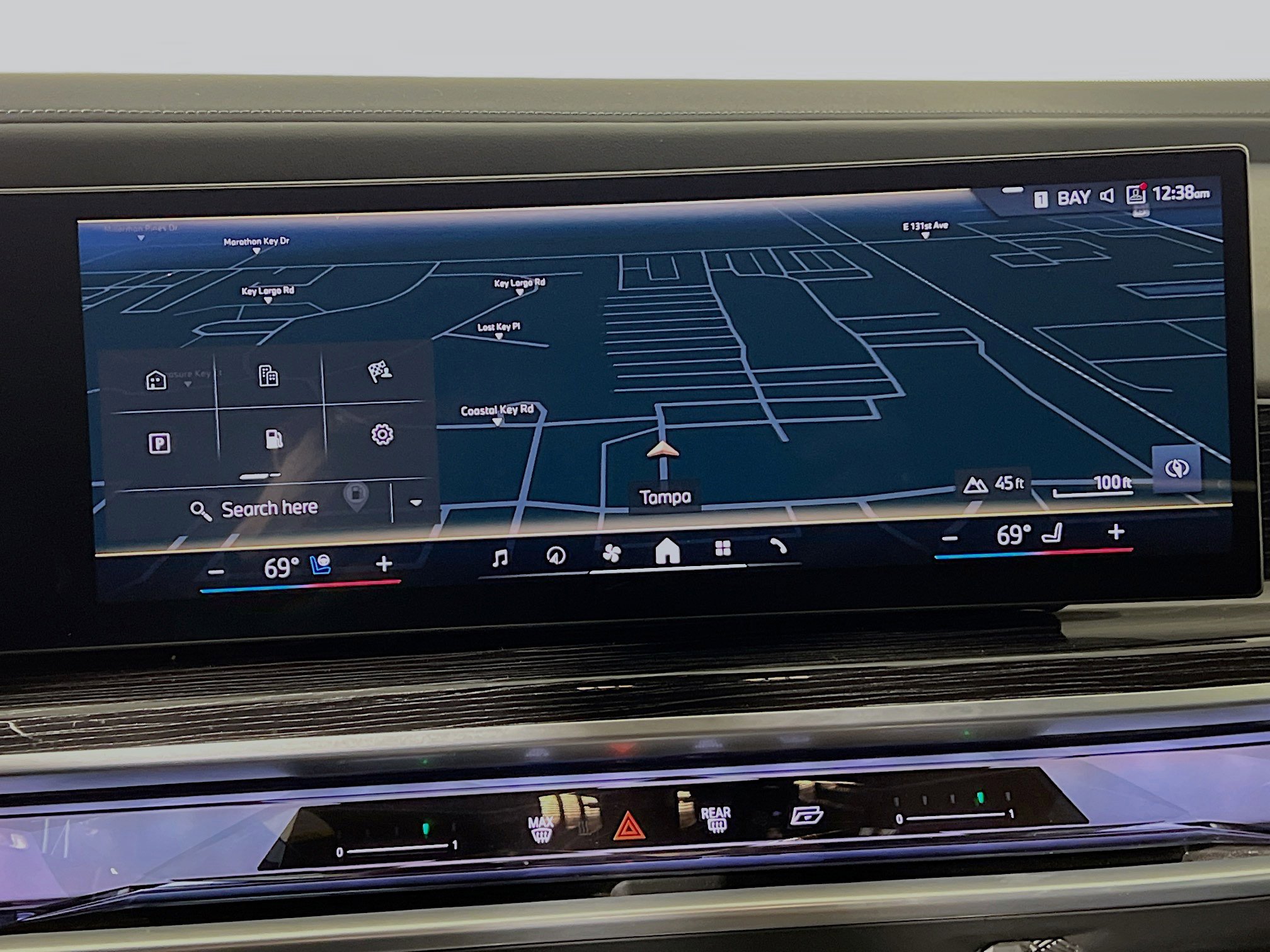 Used 2025 BMW 740i xDrive image 27