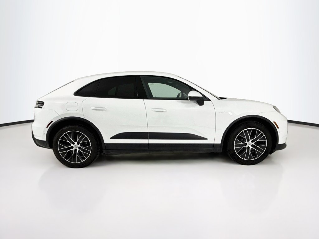Certified 2025 Porsche Macan Electric RWD image 8