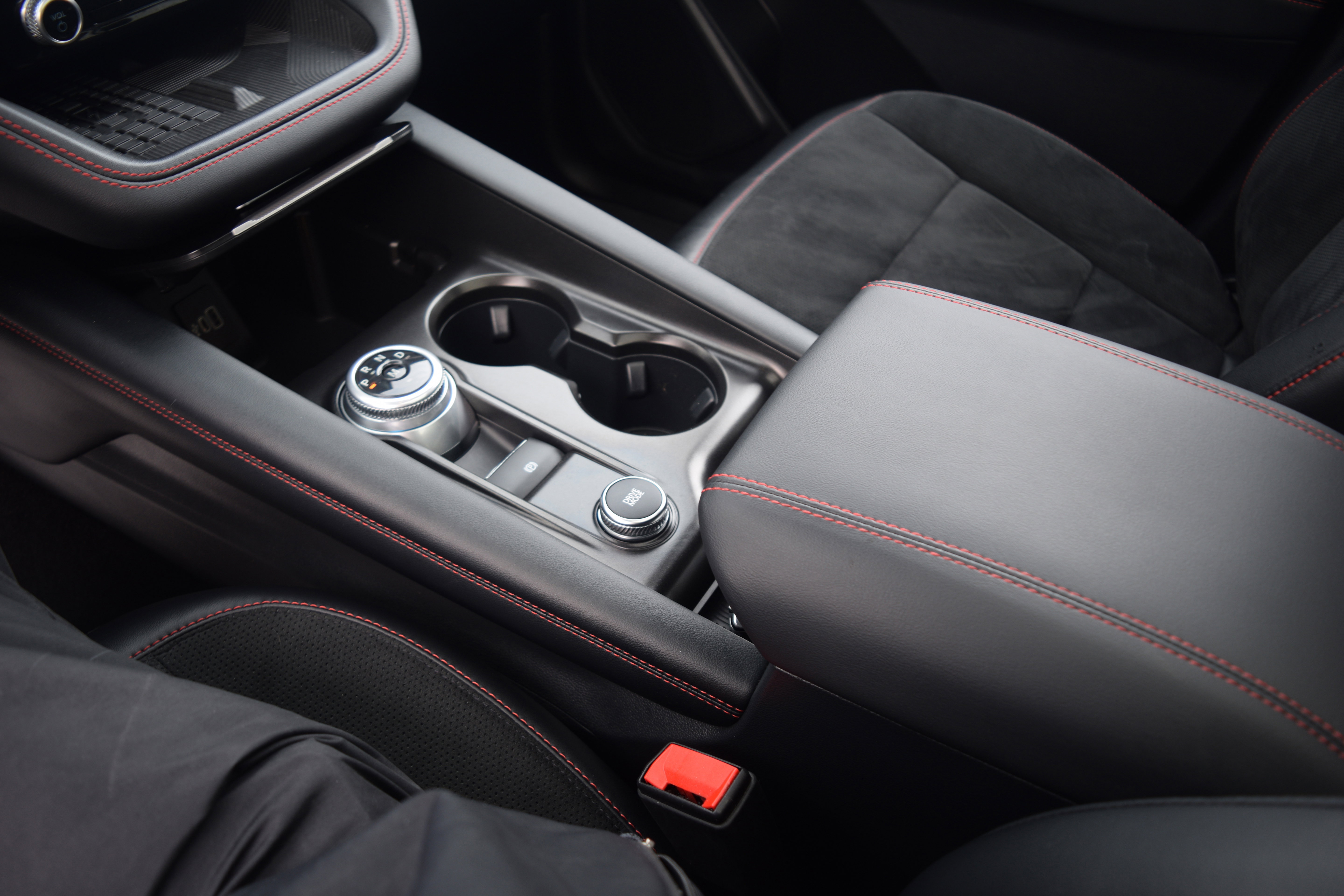 Used 2025 Ford Explorer ST image 12