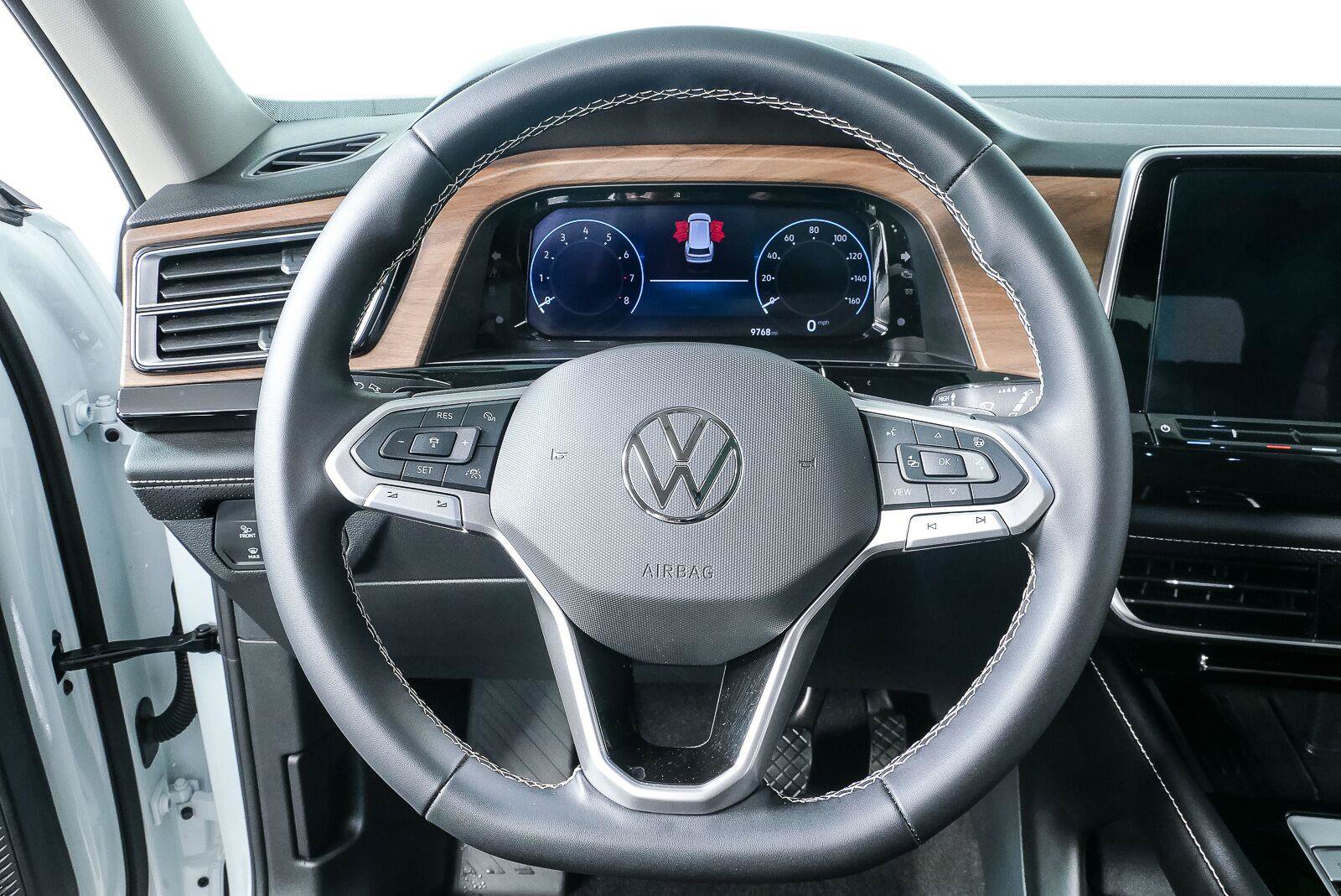 Used 2026 Volkswagen Atlas SE w/ Panoramic Sunroof Package AWD/4WD image 9