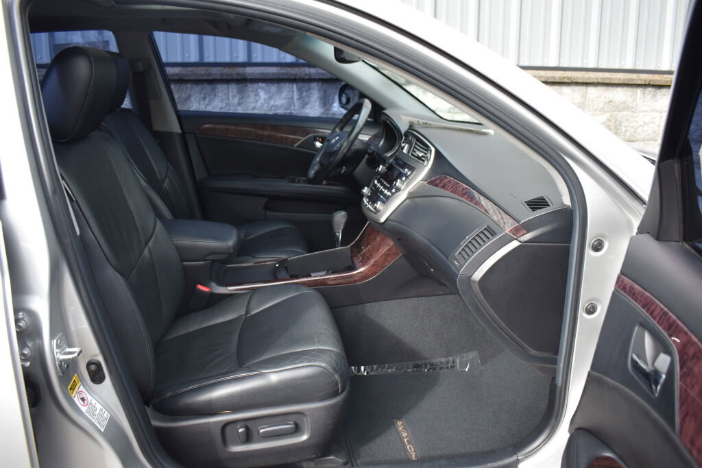 Used 2011 Toyota Avalon image 24