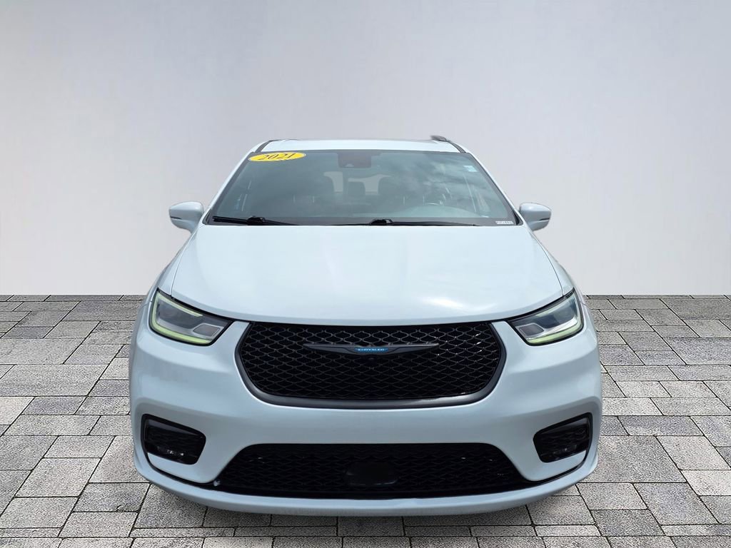 Used 2021 Chrysler Pacifica Limited w/ S Appearance Package FWD image 2