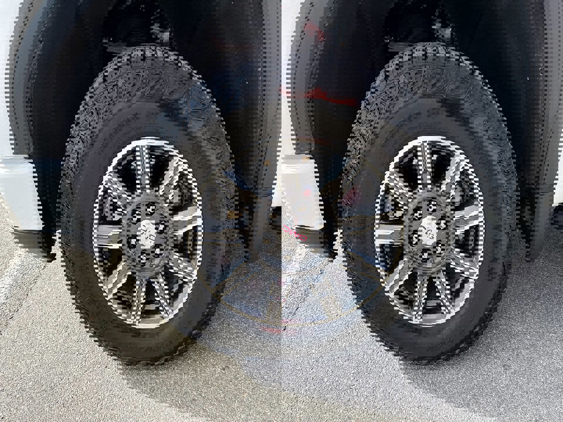 Used 2024 GMC Sierra 1500 AT4 w/ Technology Package image 19