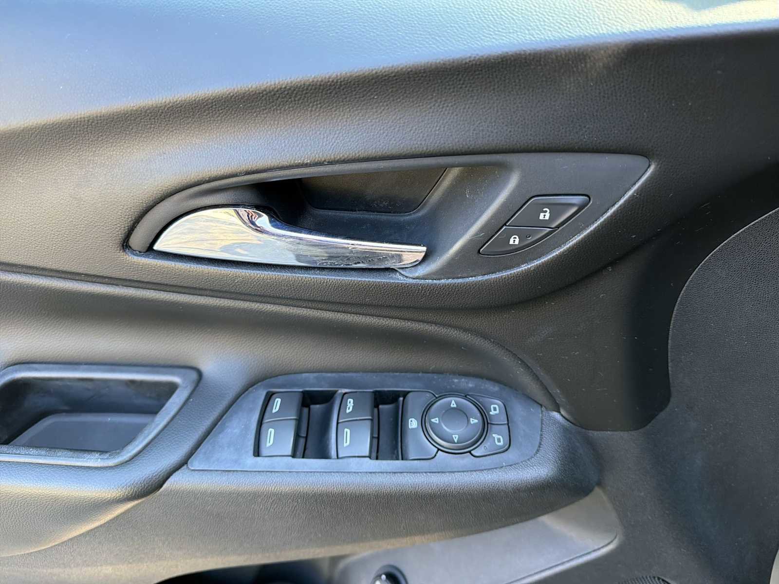 Used 2019 Chevrolet Equinox LT image 22