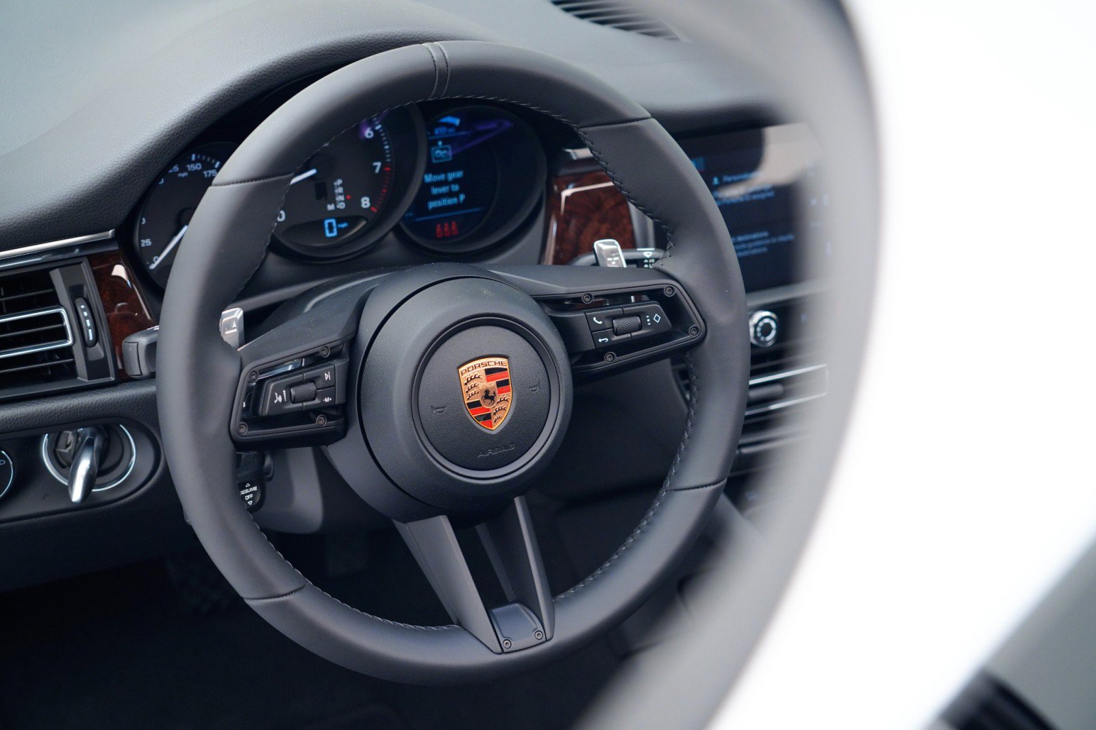 New 2026 Porsche Macan image 21