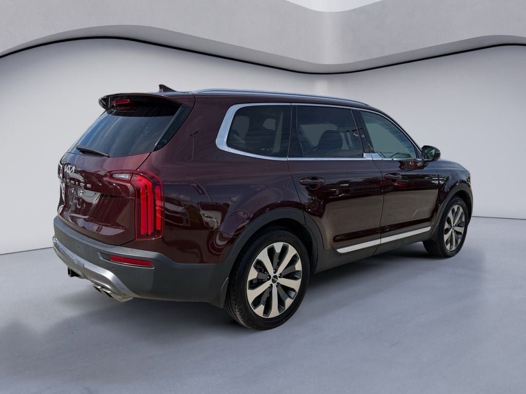 Used 2022 Kia Telluride EX w/ EX Premium Package FWD image 5