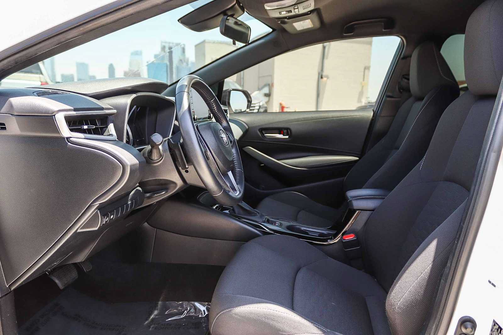 Used 2021 Toyota Corolla SE w/ Carpet Mat Package (TMS) FWD image 17
