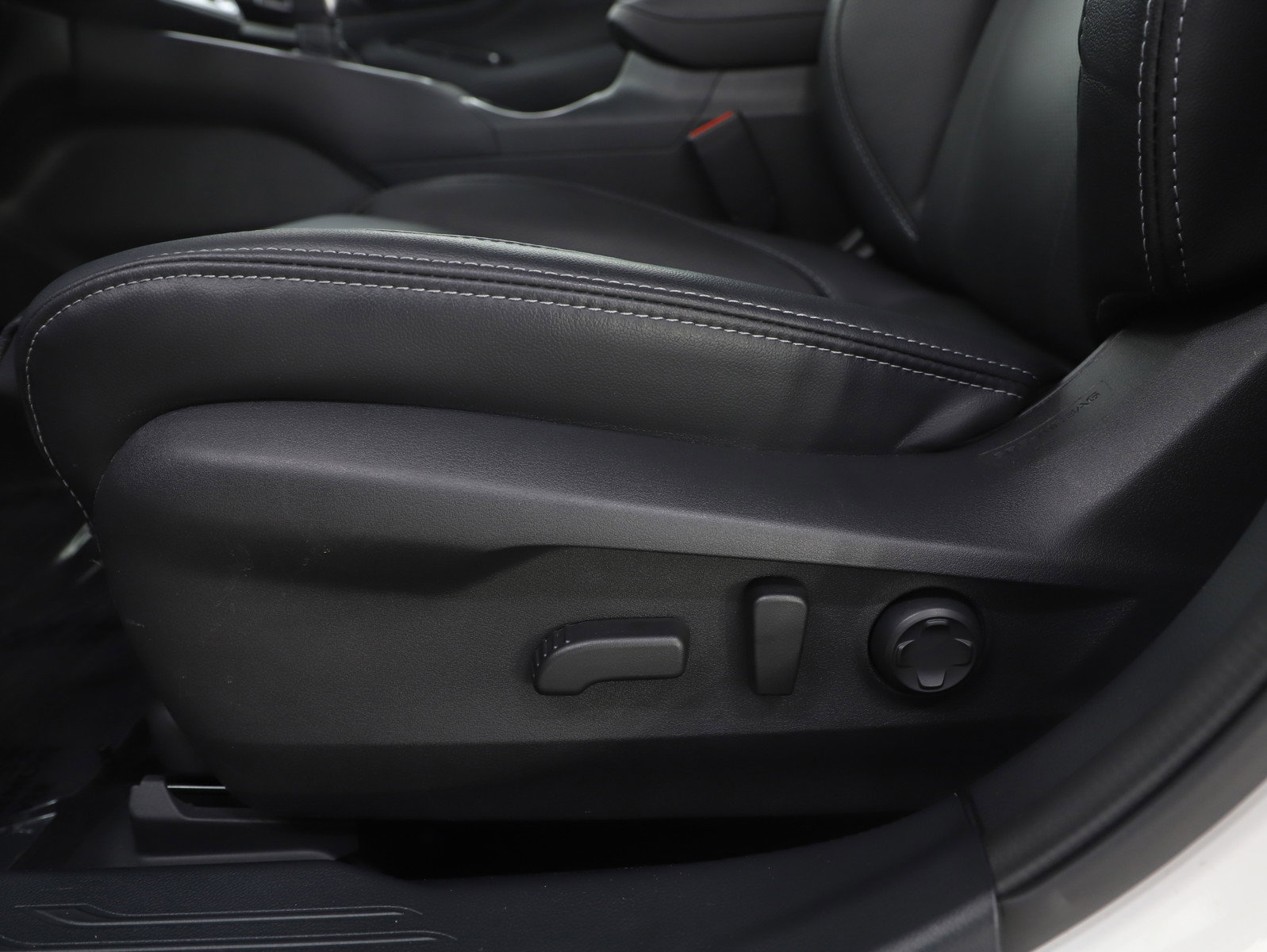 Used 2025 Subaru Outback Touring w/ Tech Package 3 image 24